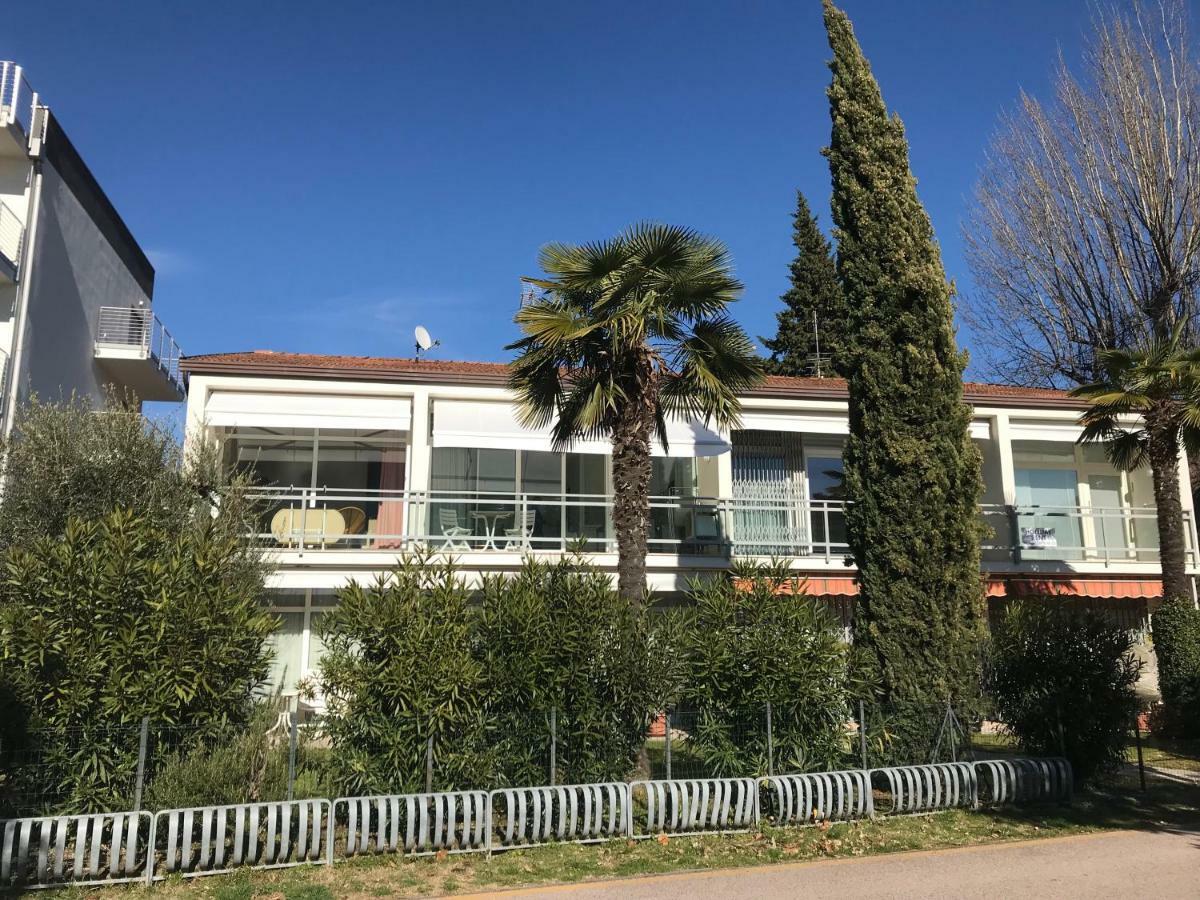 Appartement Lago Blu Рива дел Гарда Екстериор снимка